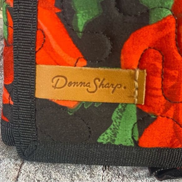 Donna Sharp Red Poppy Wristlet Quilted Wallet Vibrant Floral Red Black Print - Picture 5 of 10